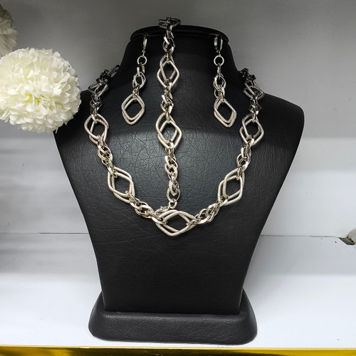 سرویس زنانه طرح طلا نقره ای لوزی برند شین