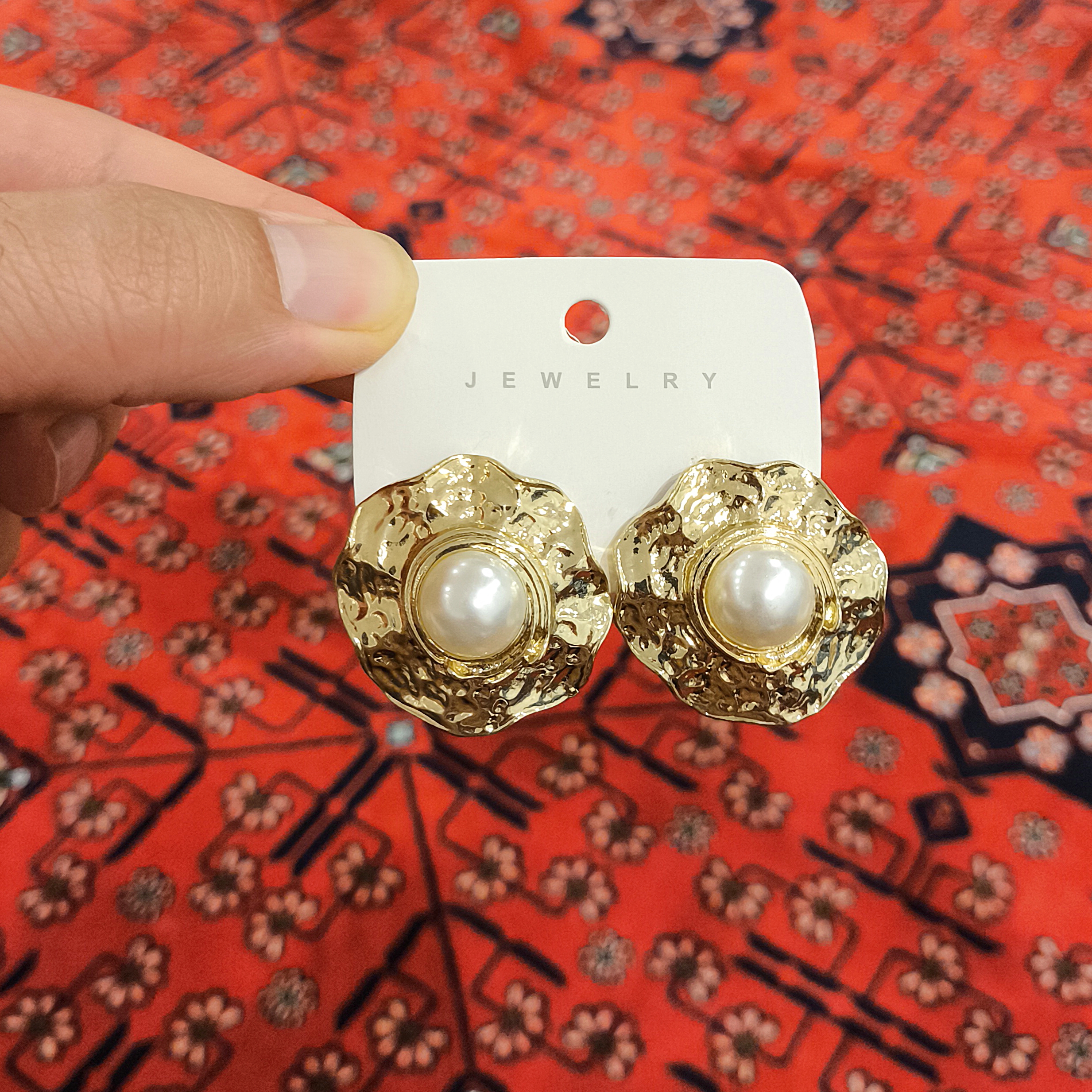 گوشواره میخی مروارید مدل چروک