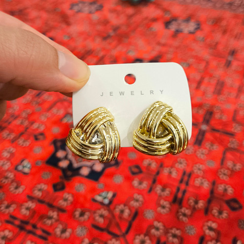 گوشواره میخی مثلثی تیتانیوم