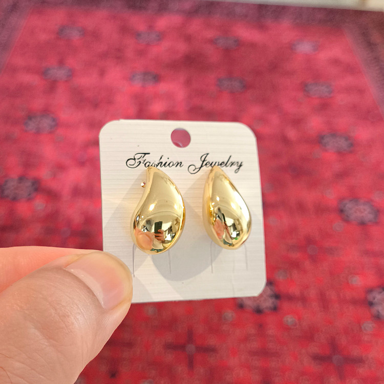 گوشواره اشکی سایز متوسط کد F0176